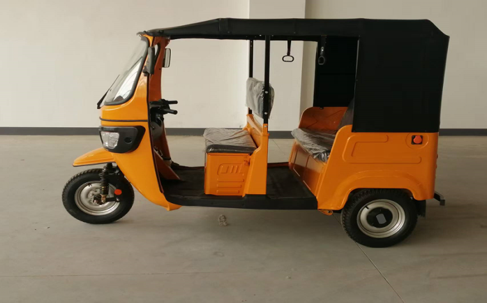 三轮车（四座）